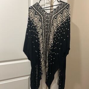 Black and White Patterned Women's Tunic